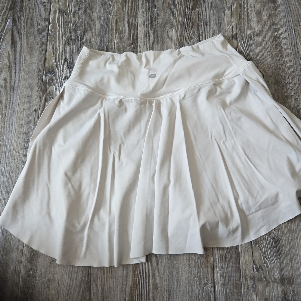 Elegant Cream Women's Skirt - Picture 2 of 5